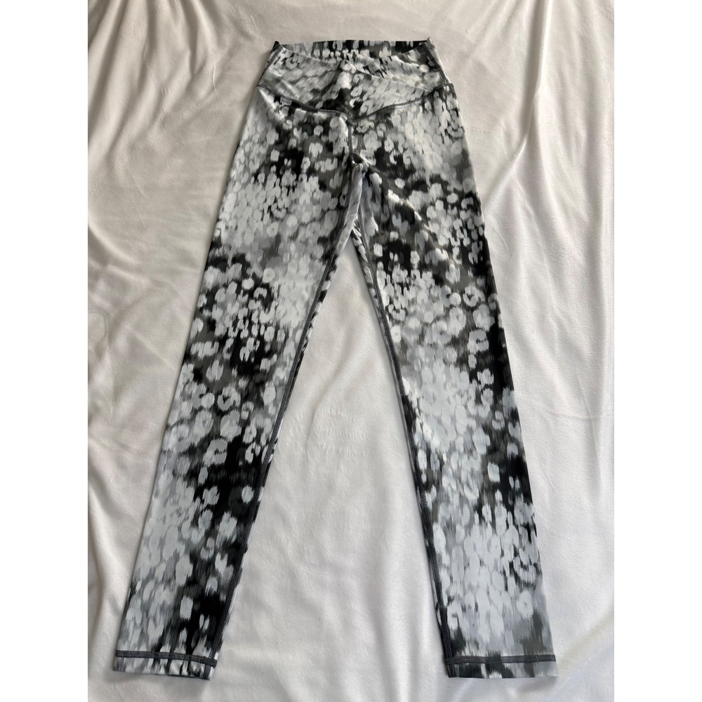 Offline by Aerie Real Me Crossover 7/8 Leggings Grey Leopard Print Size Medium